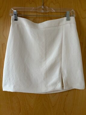 Aritzia Wilfred Women’s Cream Mini Skirt